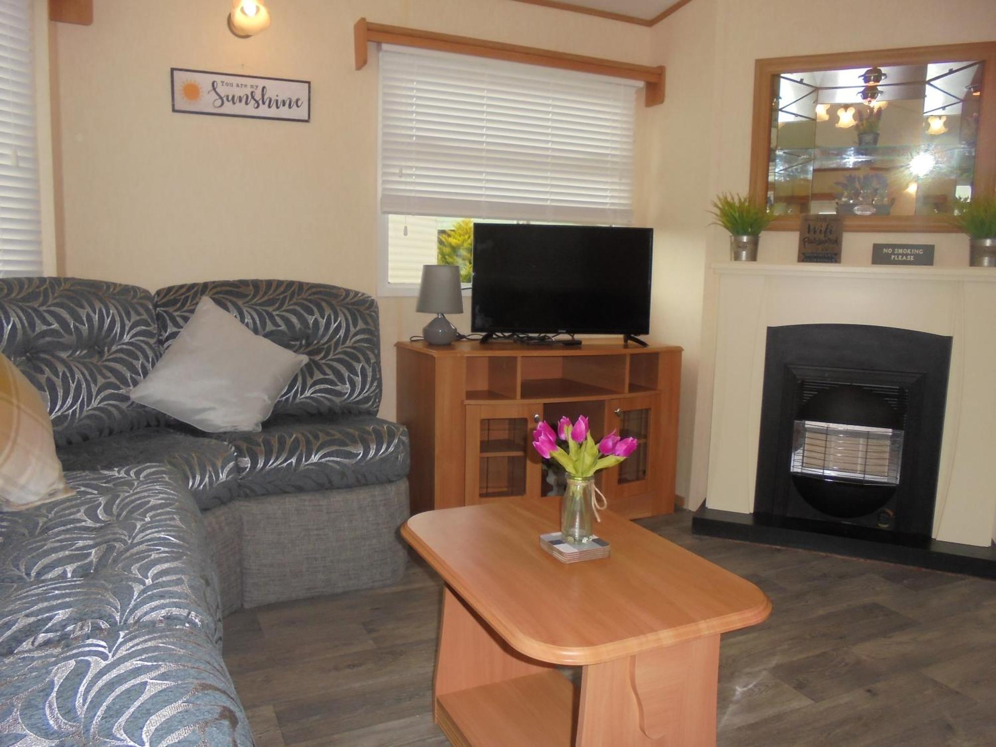 Modern 2 Bedroom Static Caravan - Lyons Kingsley Holiday Park - Pensarn, Abergele - Pet Friendly Exterior foto
