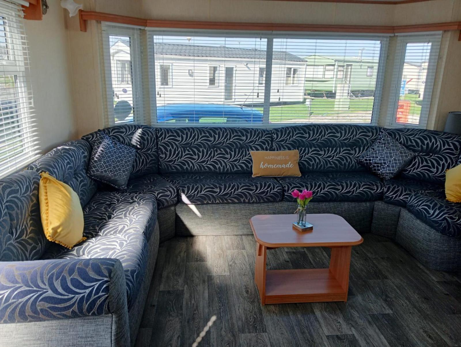 Modern 2 Bedroom Static Caravan - Lyons Kingsley Holiday Park - Pensarn, Abergele - Pet Friendly Exterior foto